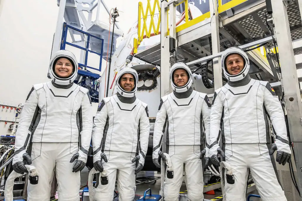 Astronauts in final training for flight on brand new SpaceX crew capsule