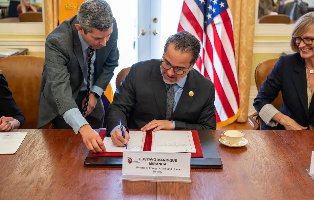 Ecuador signs Artemis Accords