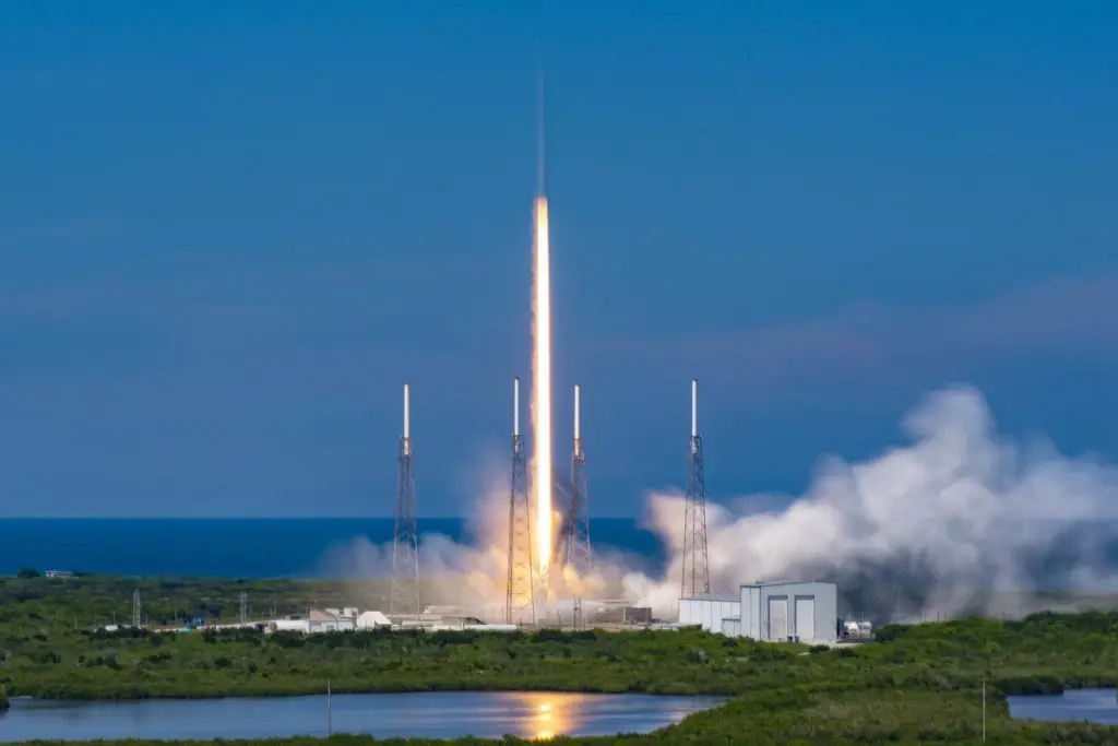 FAA proposes fining SpaceX for missing launch data