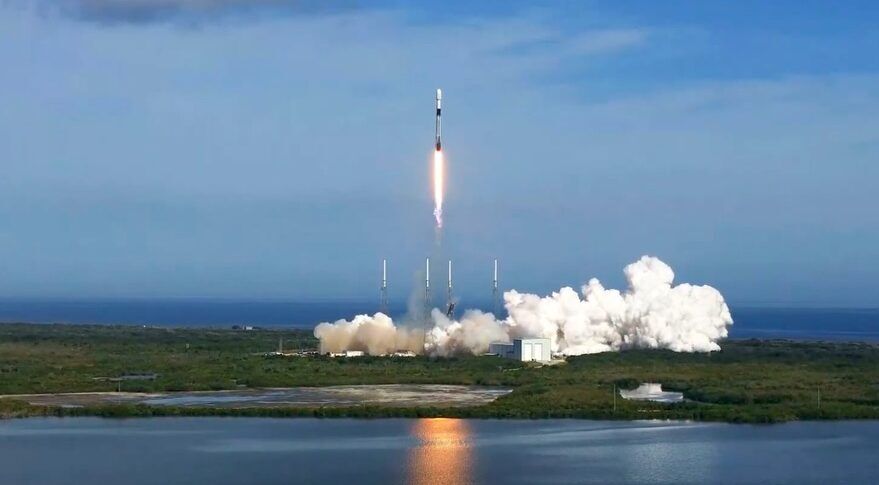 SpaceX launches SiriusXM satellite