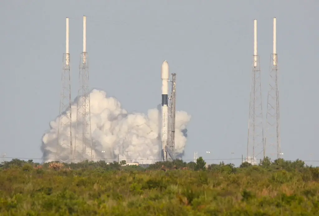 SpaceX test-fires rocket for sixth Falcon 9 launch in five weeks