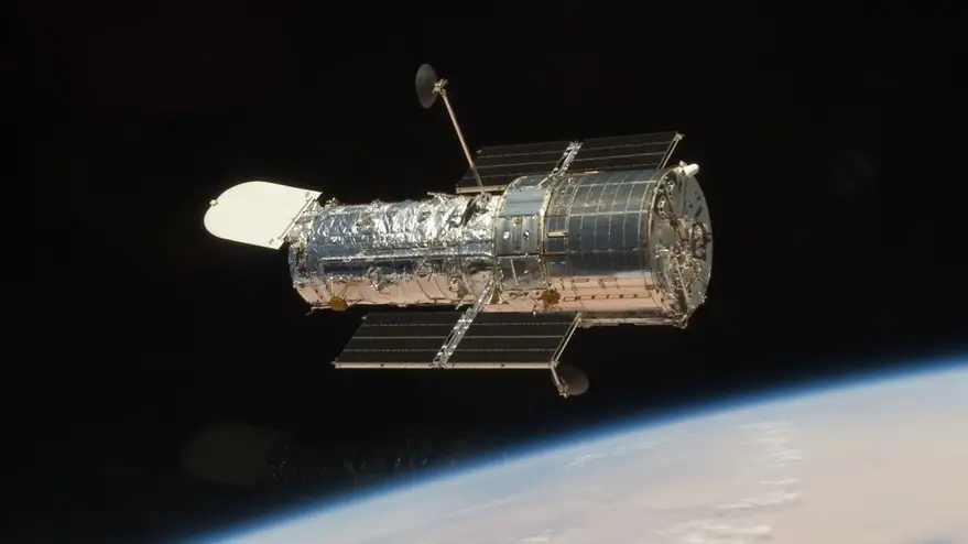 Hubble returns to normal operations after switch to backup computer
