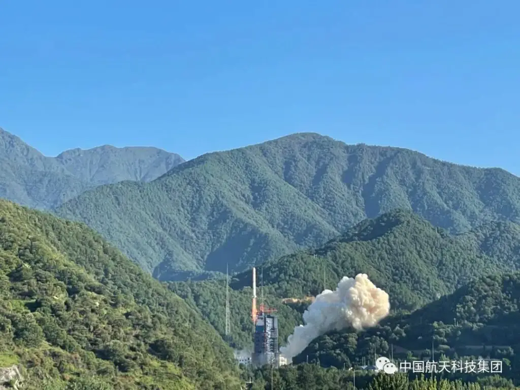 China tests fairing recovery technologies on Long March 2C launch with four satellites