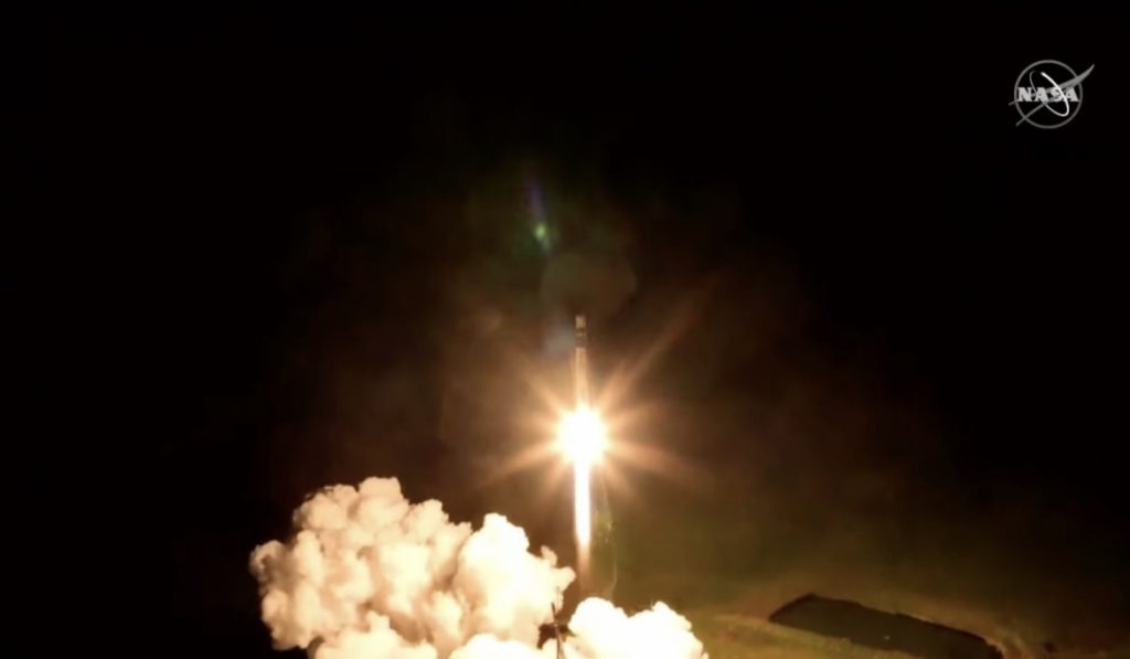 Rocket Lab & NASA launch CAPSTONE to the Moon