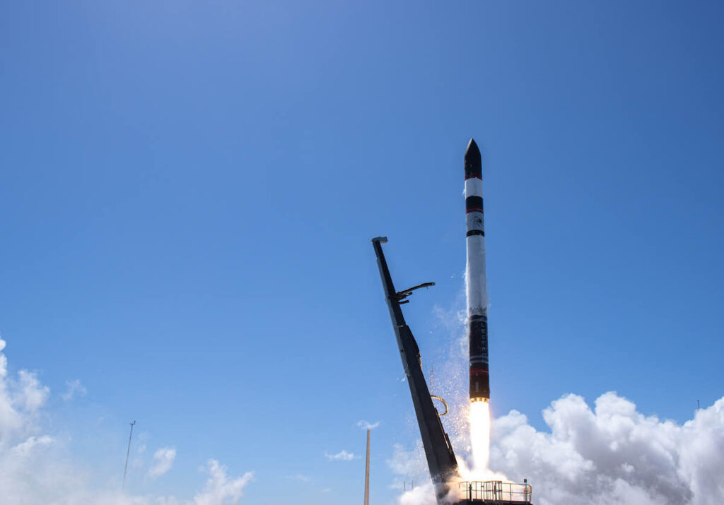 Rocket Lab recovers booster after successful launch with BlackSky satellites