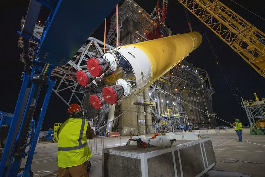 NASA sets mid-January target for SLS hot fire test