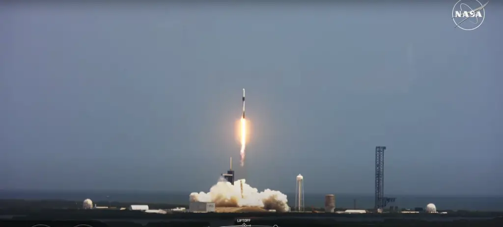 NASA, SpaceX Launch Solar Arrays, Cargo to Space Station