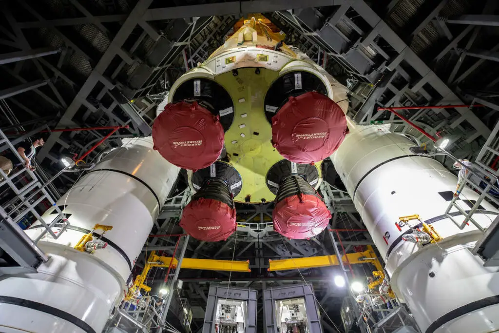 NASA bolts Space Launch System core stage to solid rocket boosters