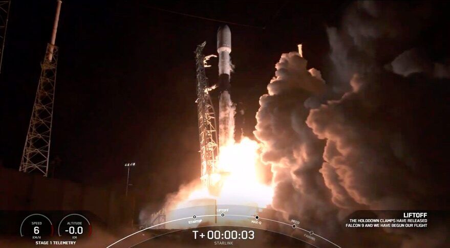 Falcon 9 launches Starlink satellites