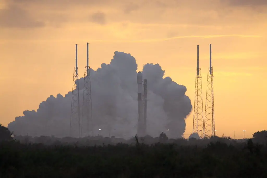 SpaceX test-fires Falcon 9 rocket for Starlink launch
